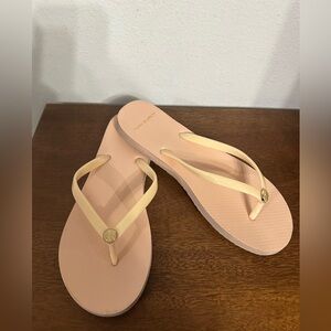 Tory Burch Solid Thin Flip Flop Flat Sandal PVC/EVA Peach Whip/Tory BuCream Sz 9